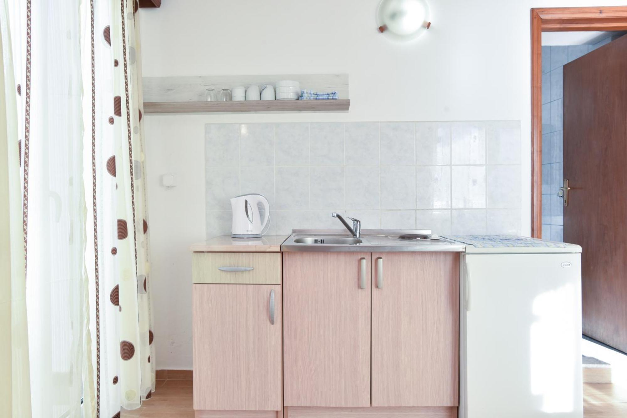 Apartments Milos Kaladjurdjevic บุดวา ภายนอก รูปภาพ