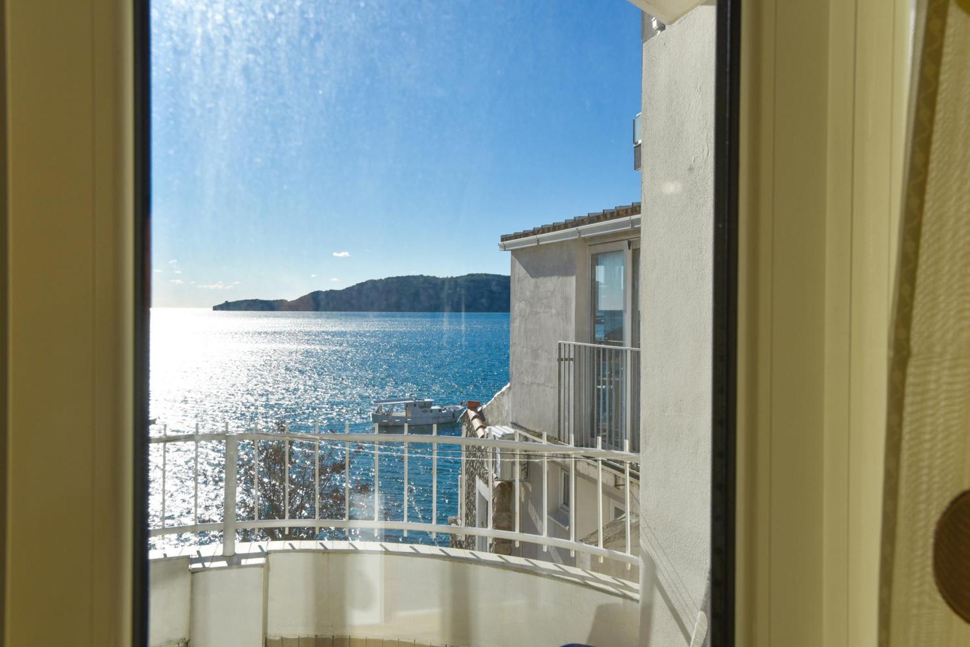 Apartments Milos Kaladjurdjevic บุดวา ภายนอก รูปภาพ