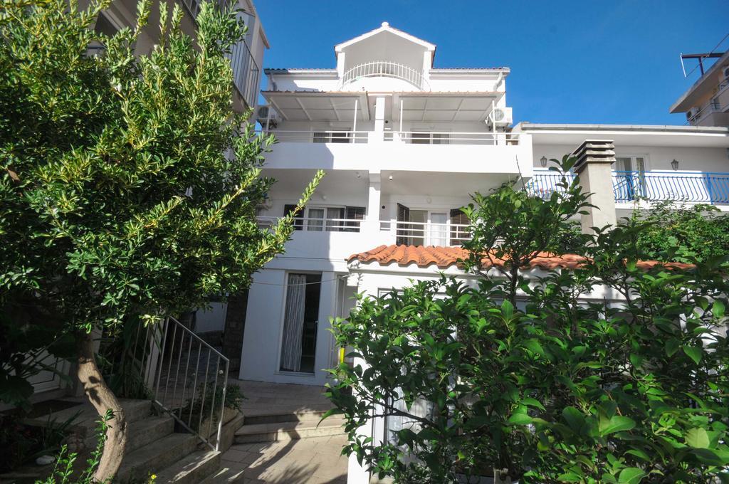 Apartments Milos Kaladjurdjevic บุดวา ภายนอก รูปภาพ