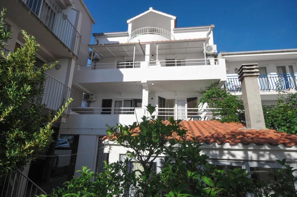 Apartments Milos Kaladjurdjevic บุดวา ภายนอก รูปภาพ